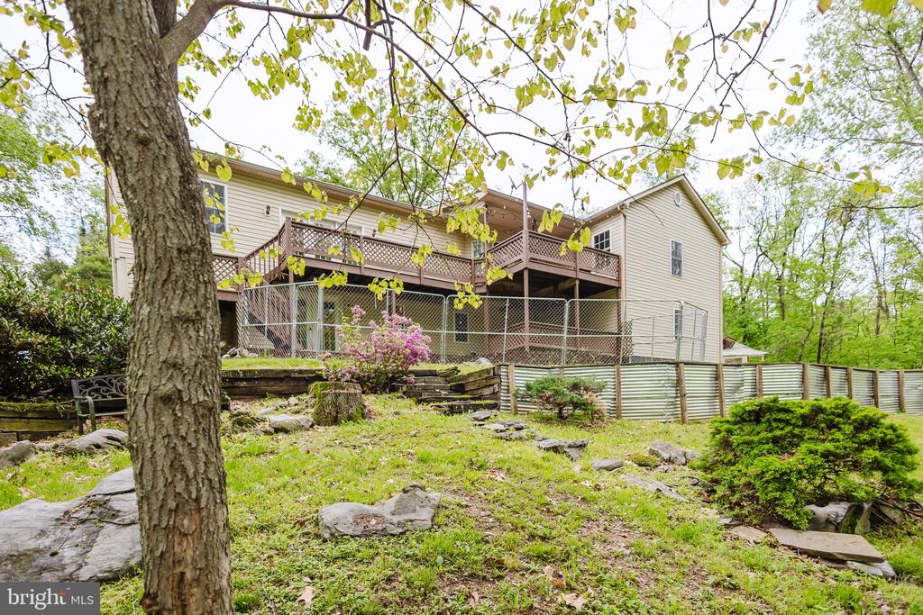333 WHITE OAKS DRIVE