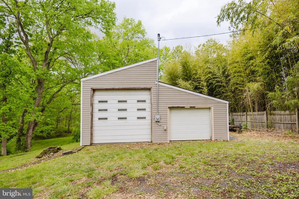 333 WHITE OAKS DRIVE