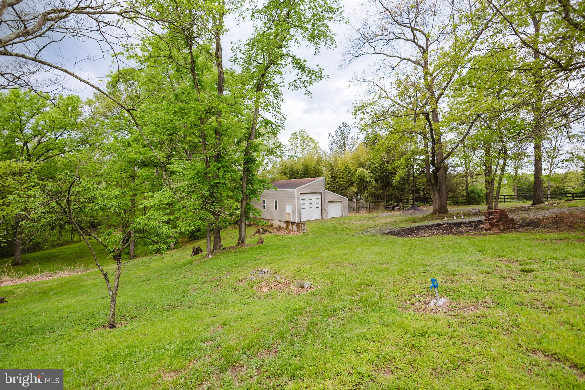 333 WHITE OAKS DRIVE