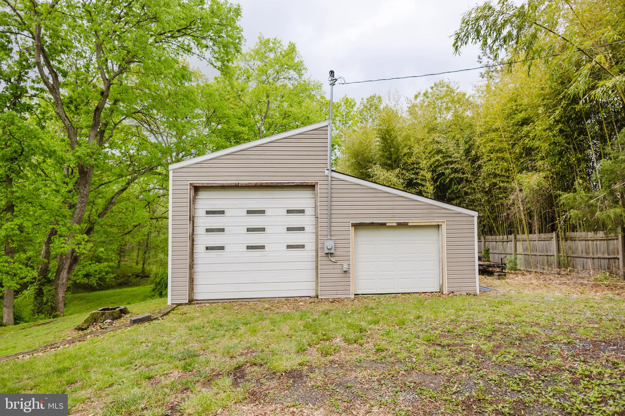 333 WHITE OAKS DRIVE