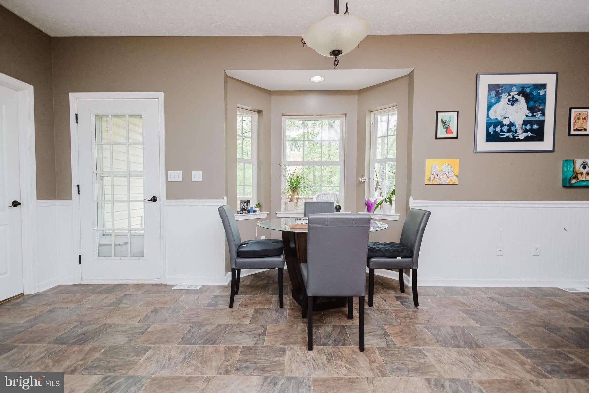 333 WHITE OAKS DRIVE