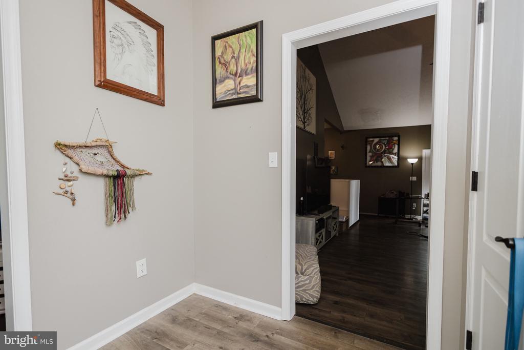 333 WHITE OAKS DRIVE