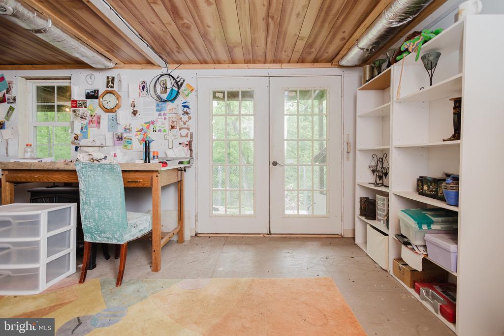 333 WHITE OAKS DRIVE
