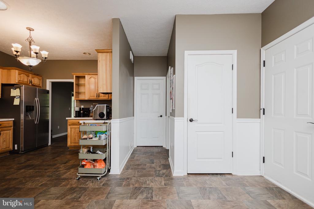 333 WHITE OAKS DRIVE