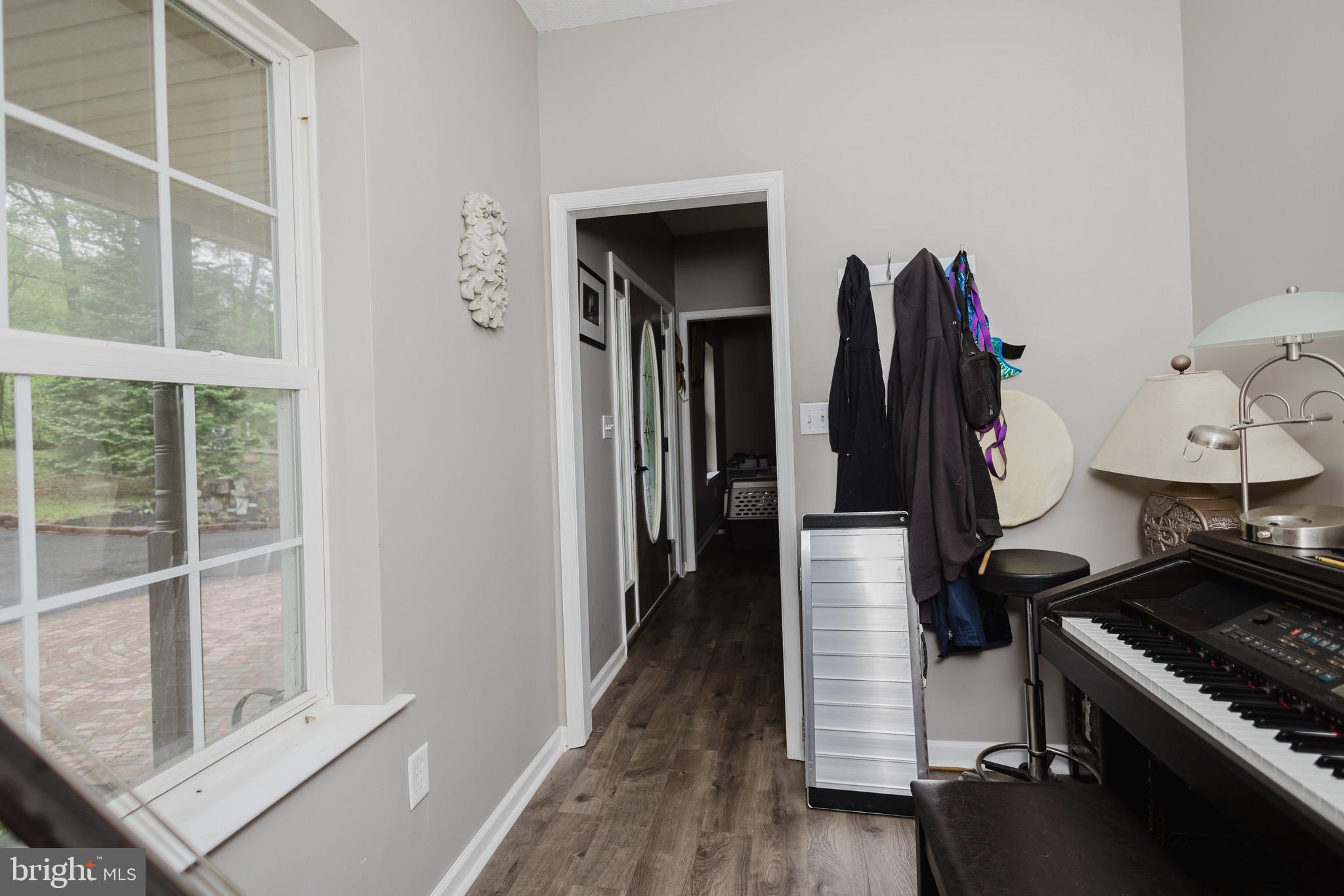 333 WHITE OAKS DRIVE