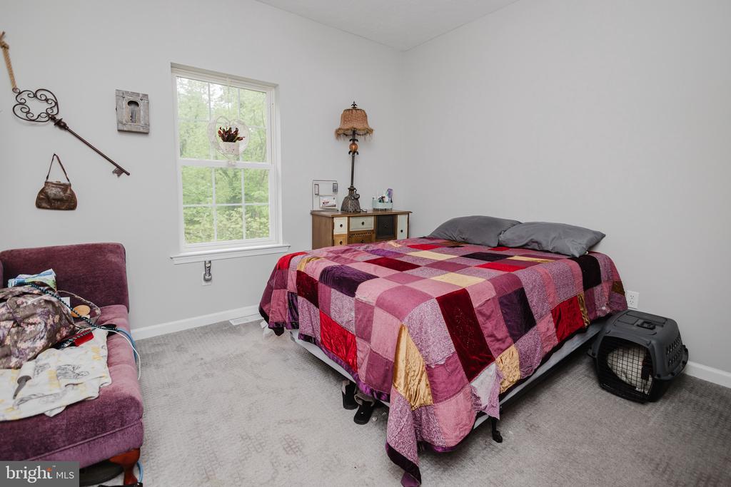 333 WHITE OAKS DRIVE