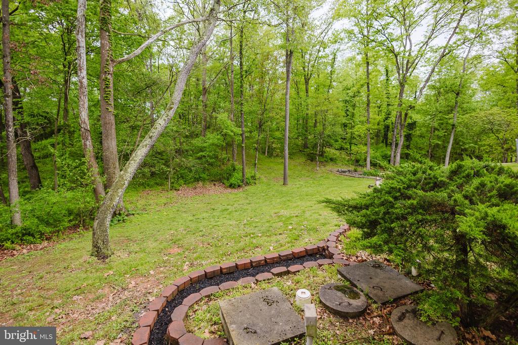 333 WHITE OAKS DRIVE