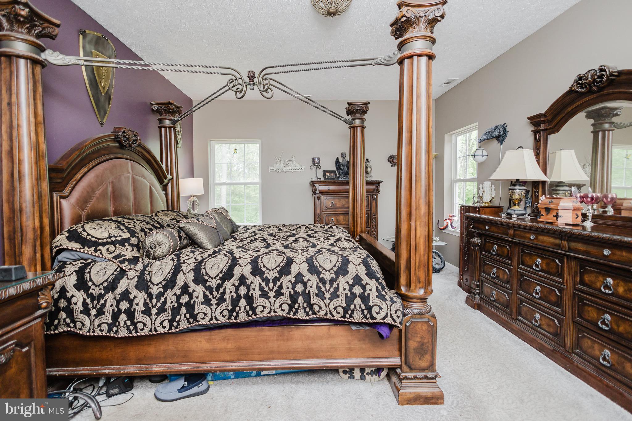 333 WHITE OAKS DRIVE