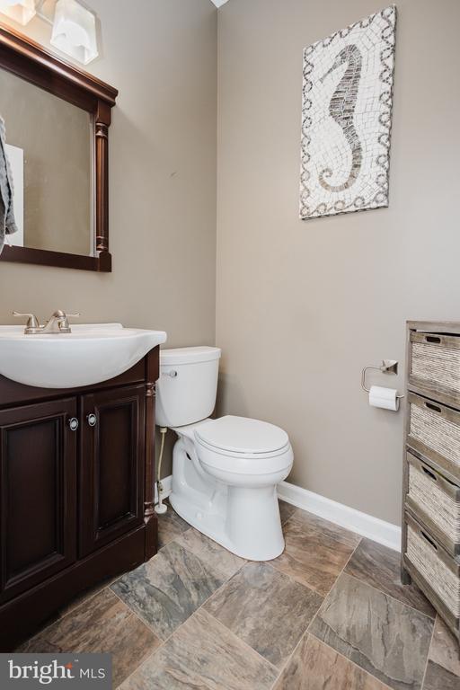 333 WHITE OAKS DRIVE