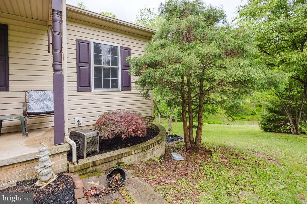 333 WHITE OAKS DRIVE