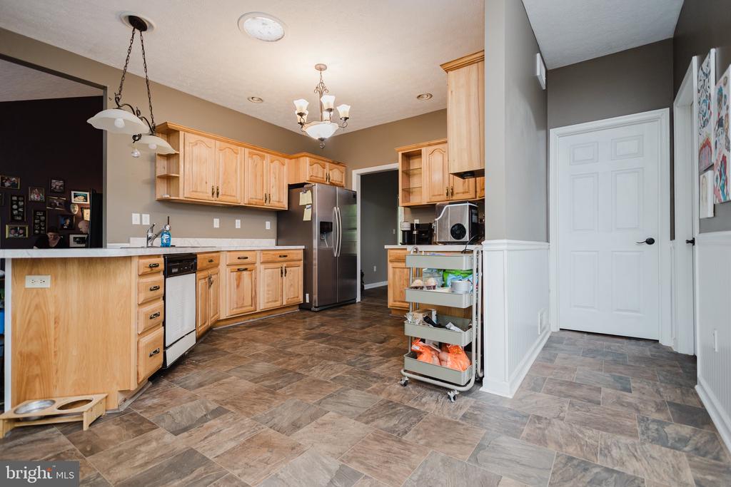 333 WHITE OAKS DRIVE
