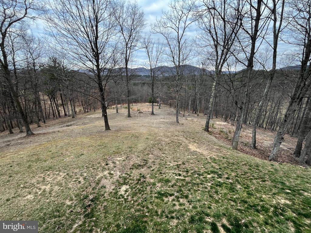 579 COLONIAL HEIGHTS DRIVE