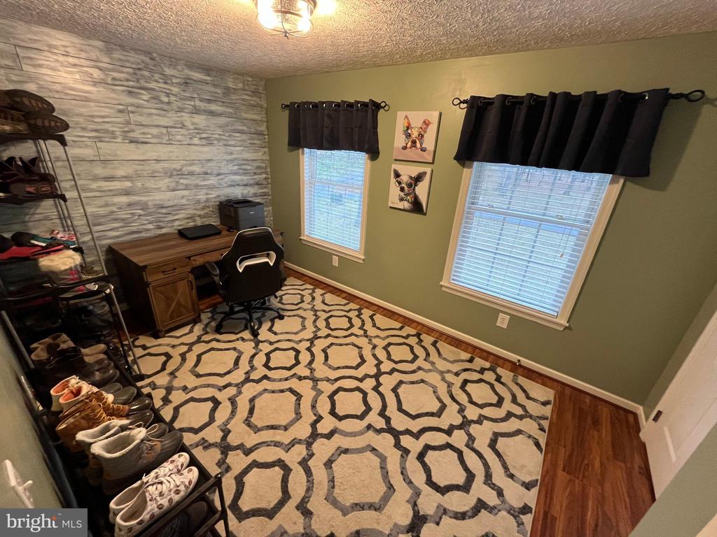 579 COLONIAL HEIGHTS DRIVE