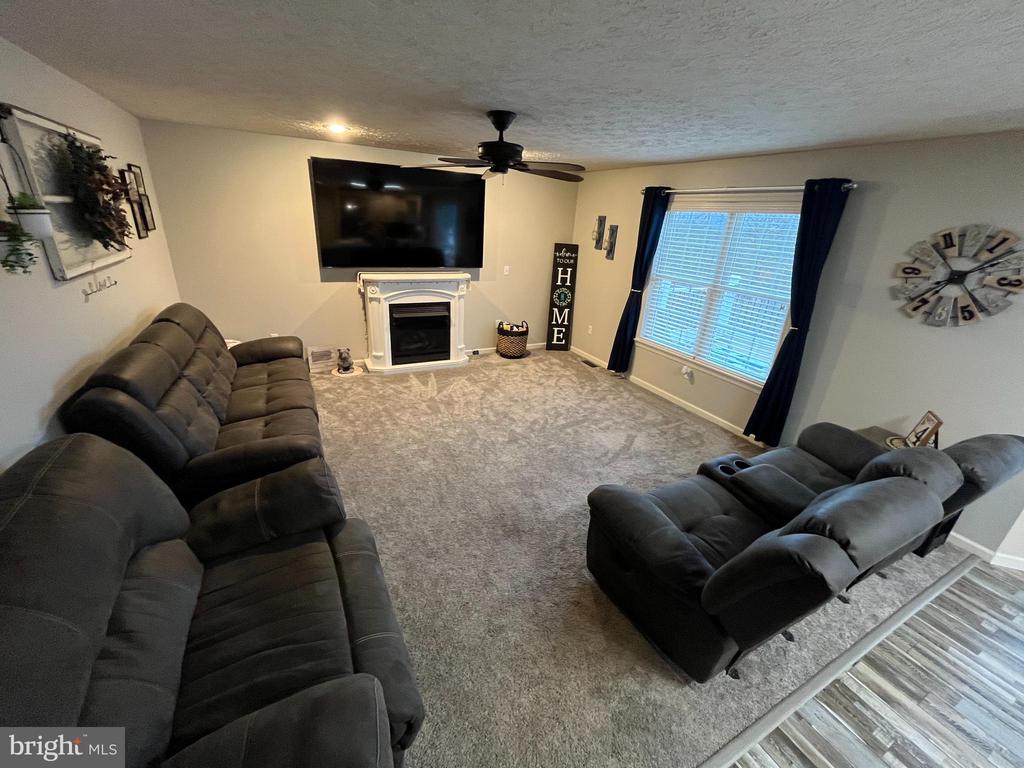 579 COLONIAL HEIGHTS DRIVE