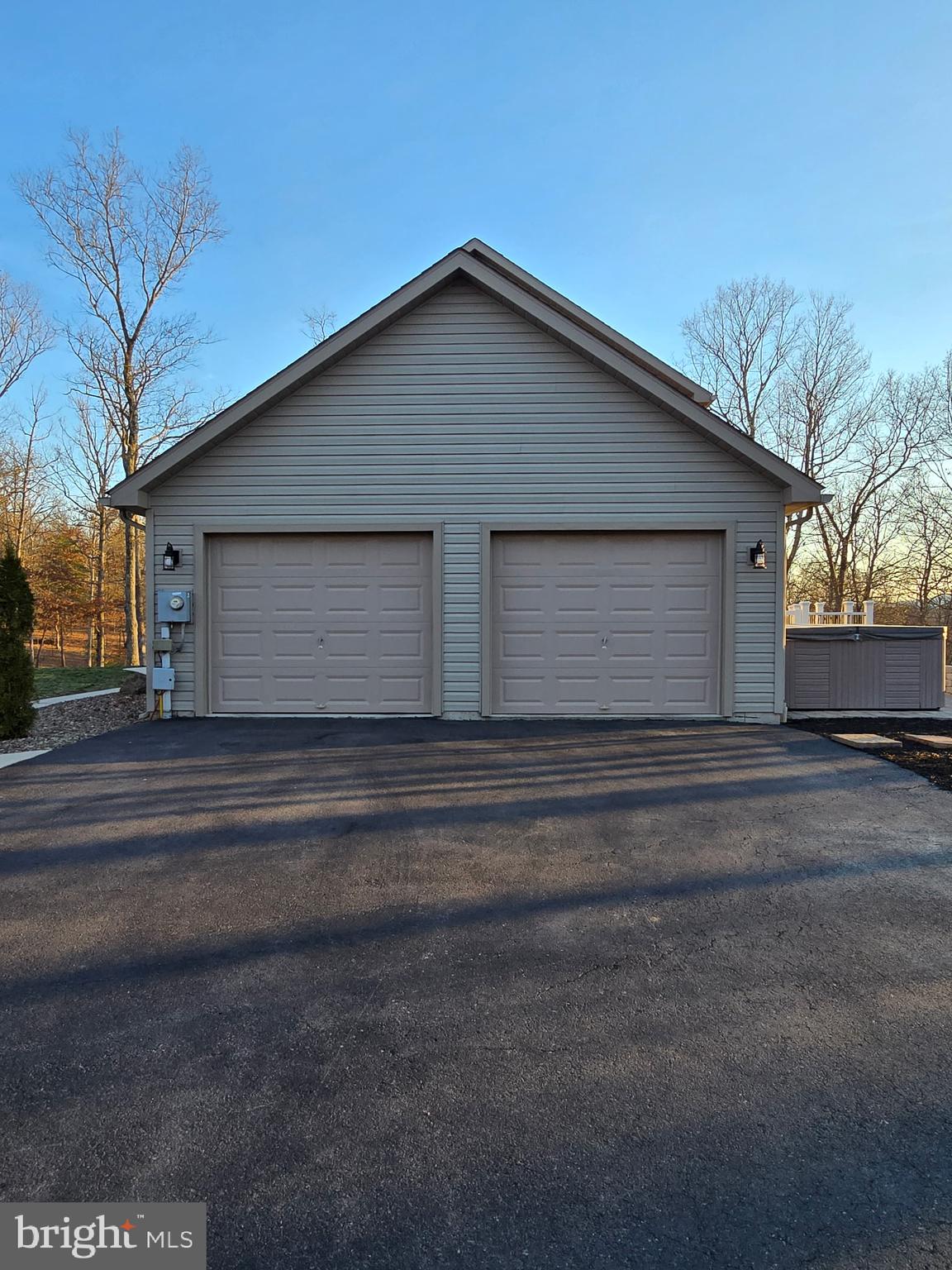 579 COLONIAL HEIGHTS DRIVE