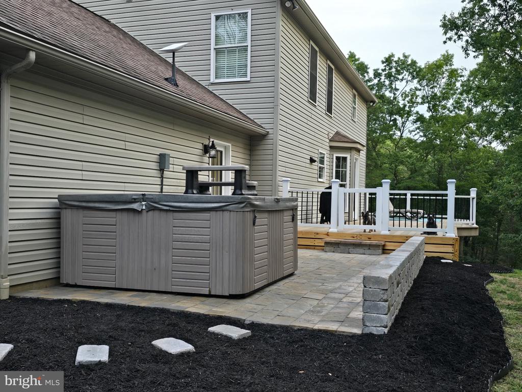 579 COLONIAL HEIGHTS DRIVE