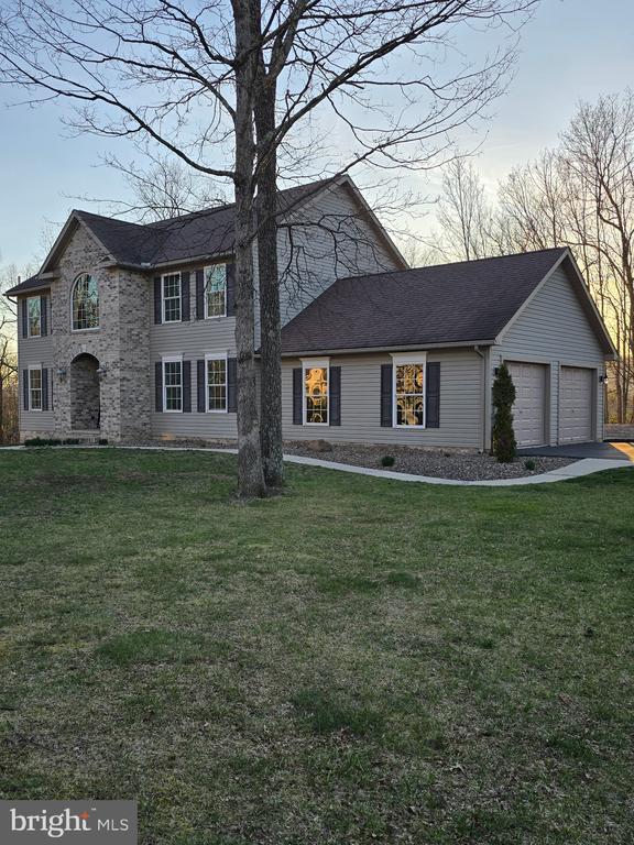 579 COLONIAL HEIGHTS DRIVE