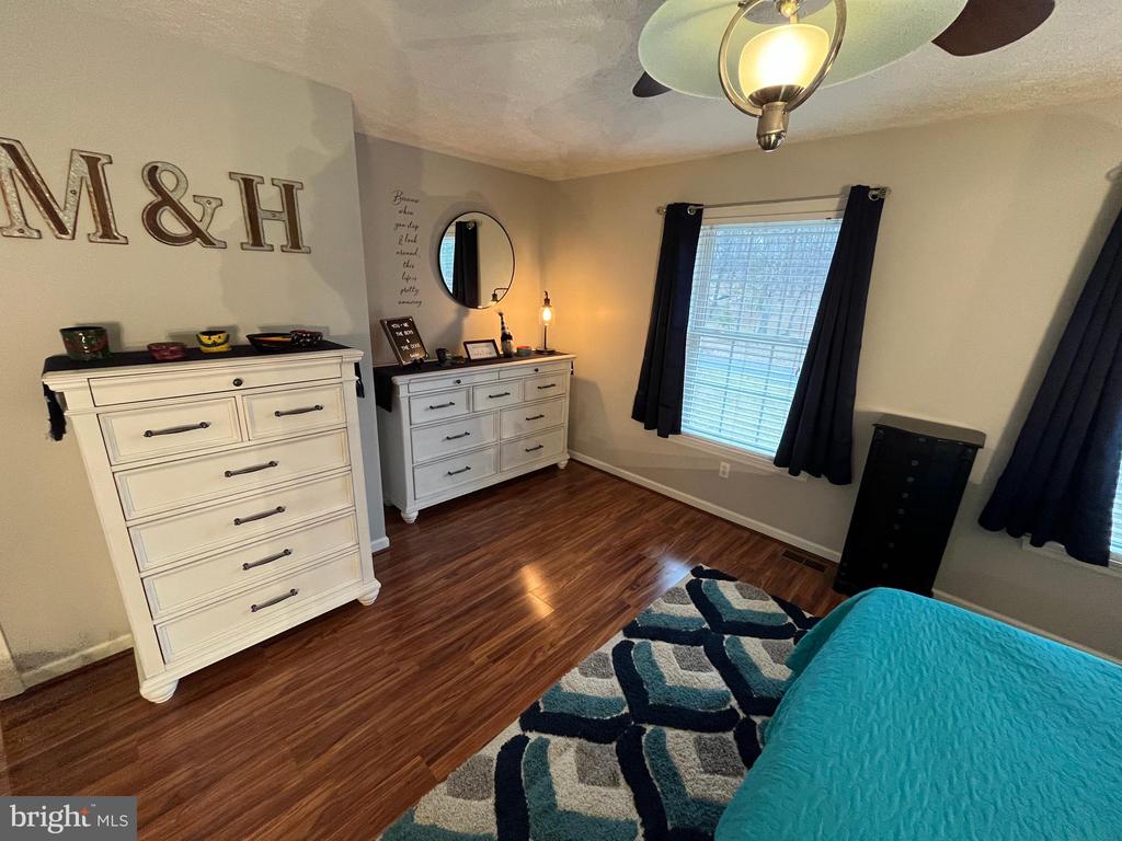 579 COLONIAL HEIGHTS DRIVE