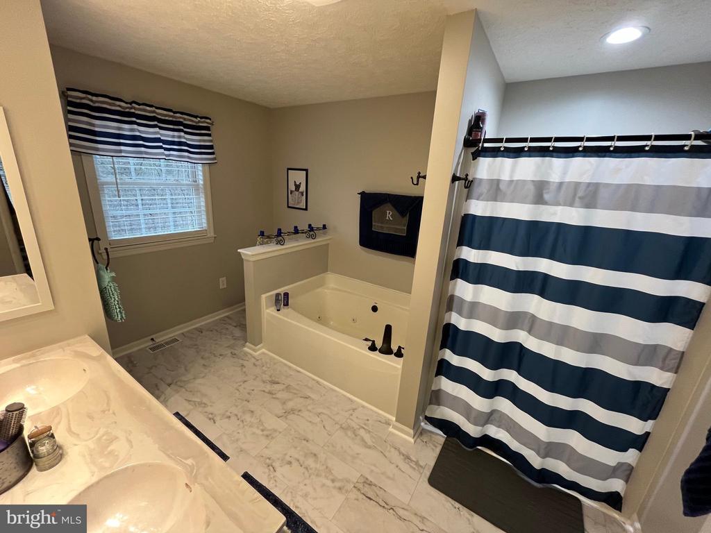 579 COLONIAL HEIGHTS DRIVE