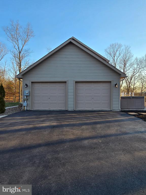 579 COLONIAL HEIGHTS DRIVE