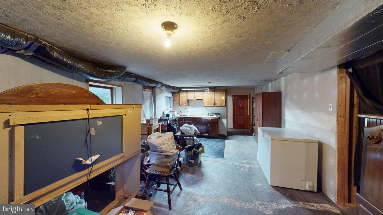 10495 KNOBLEY ROAD