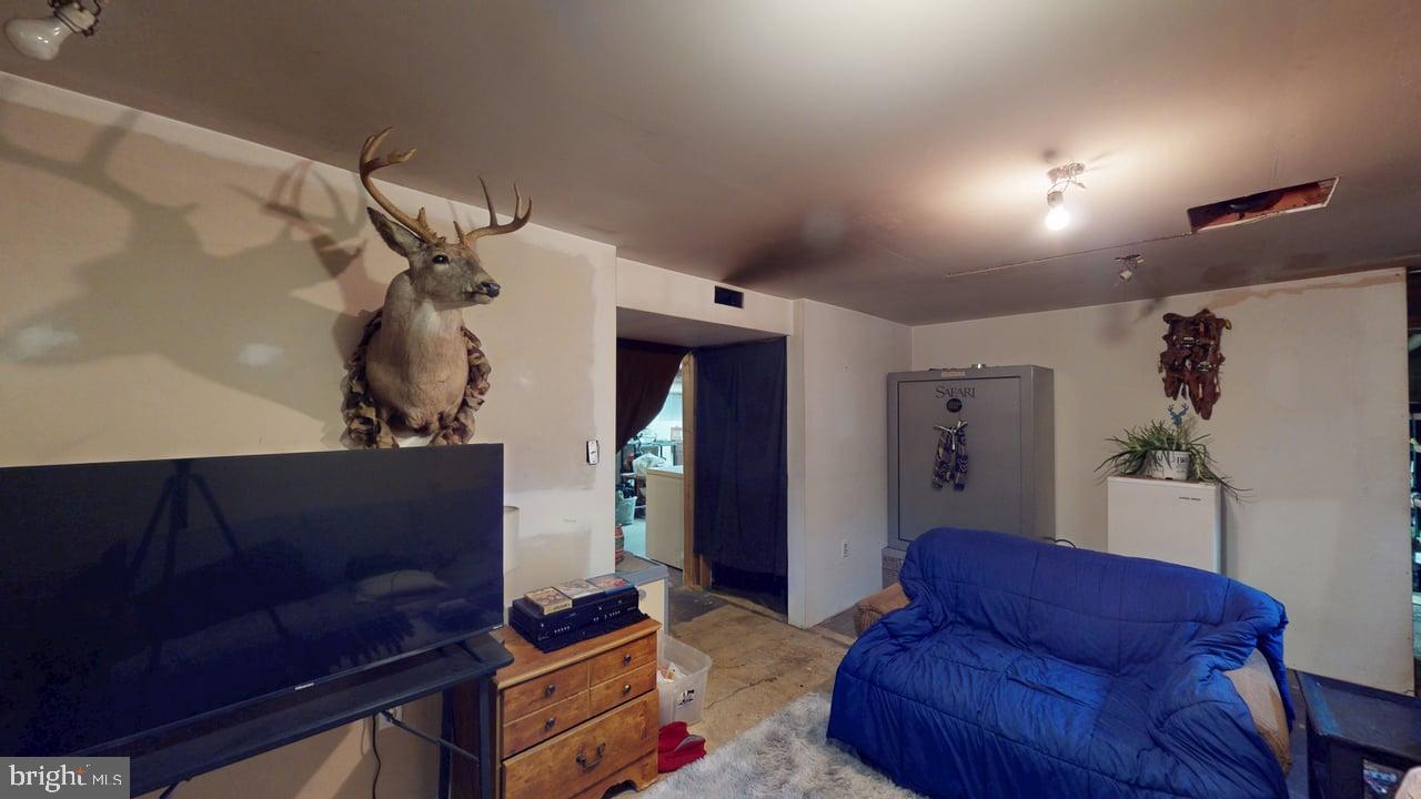10495 KNOBLEY ROAD