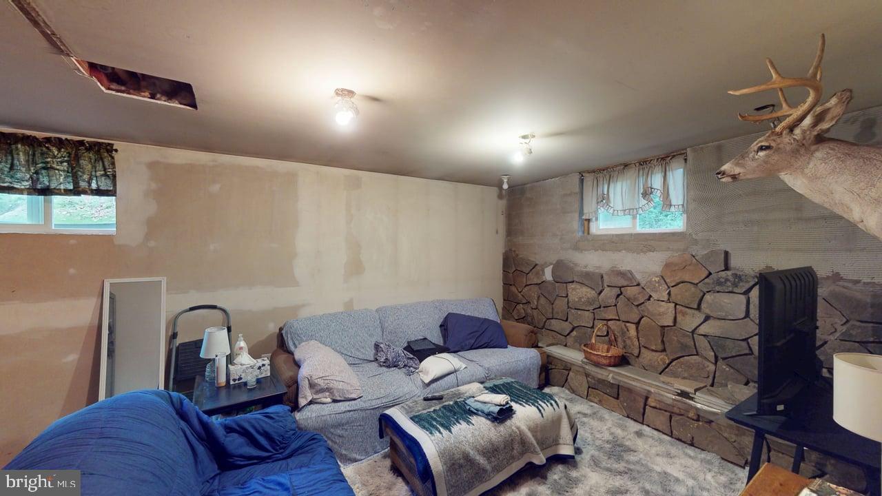 10495 KNOBLEY ROAD