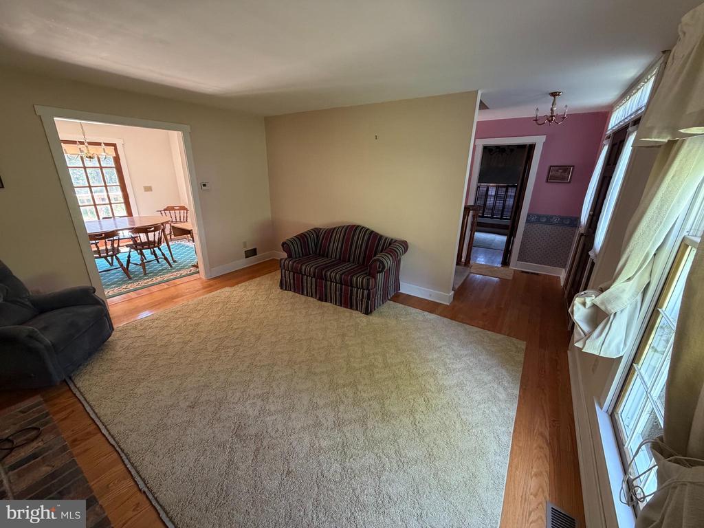 86 ROSSER LANE