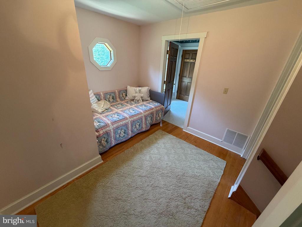 86 ROSSER LANE