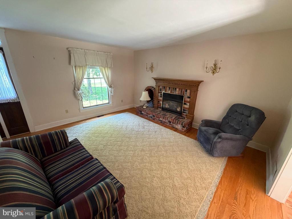 86 ROSSER LANE