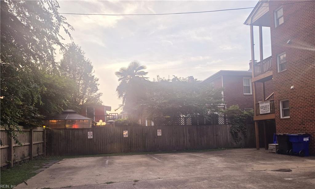 805 Graydon AVE 201