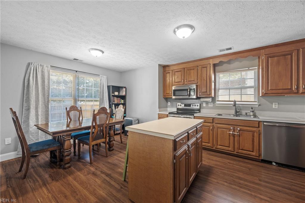210 Bradmere LOOP
