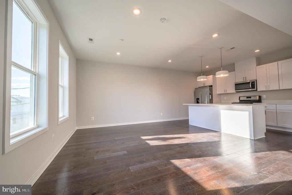 2505 BURNS SE