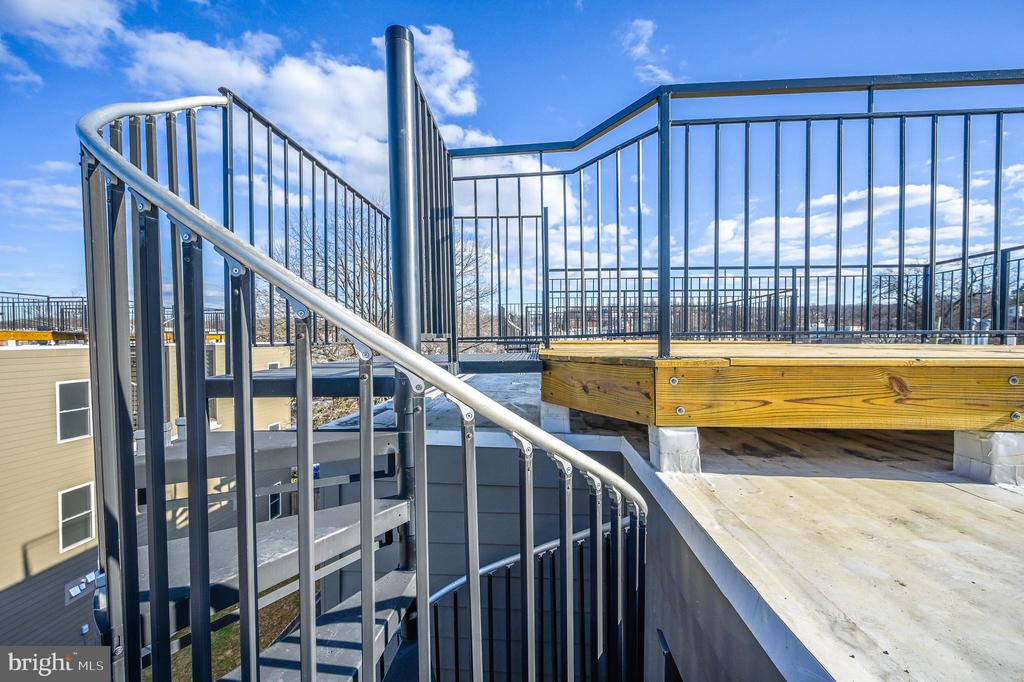 2505 BURNS SE