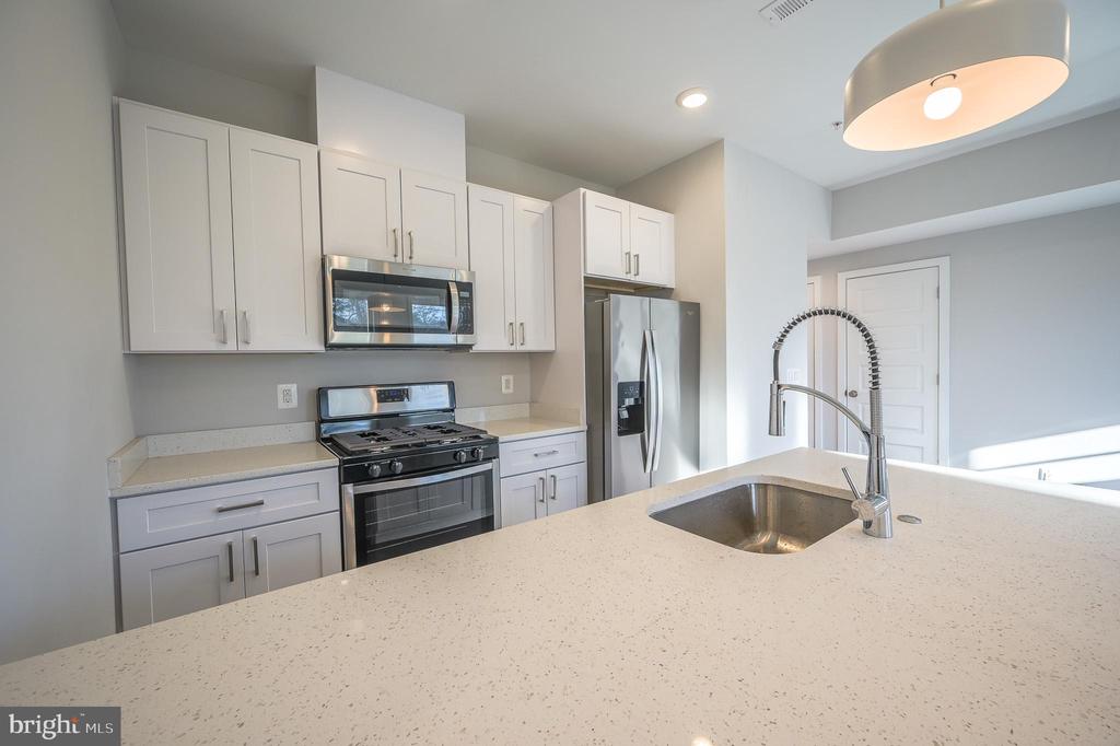 2505 BURNS SE