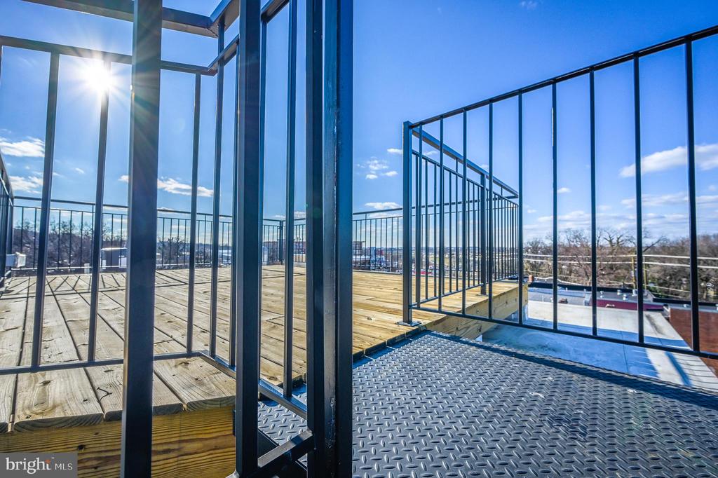 2505 BURNS SE