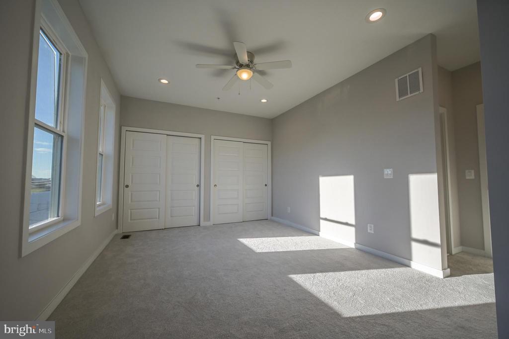 2505 BURNS SE