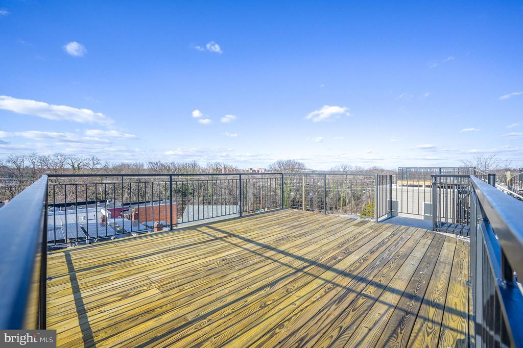 2505 BURNS SE