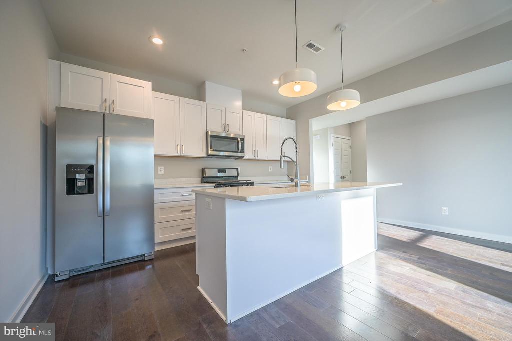 2505 BURNS SE