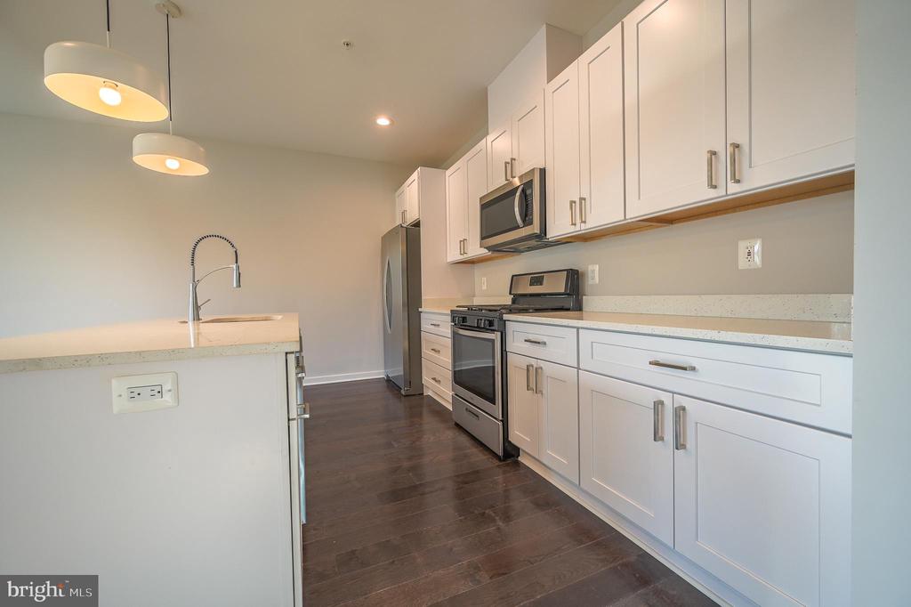 2505 BURNS SE
