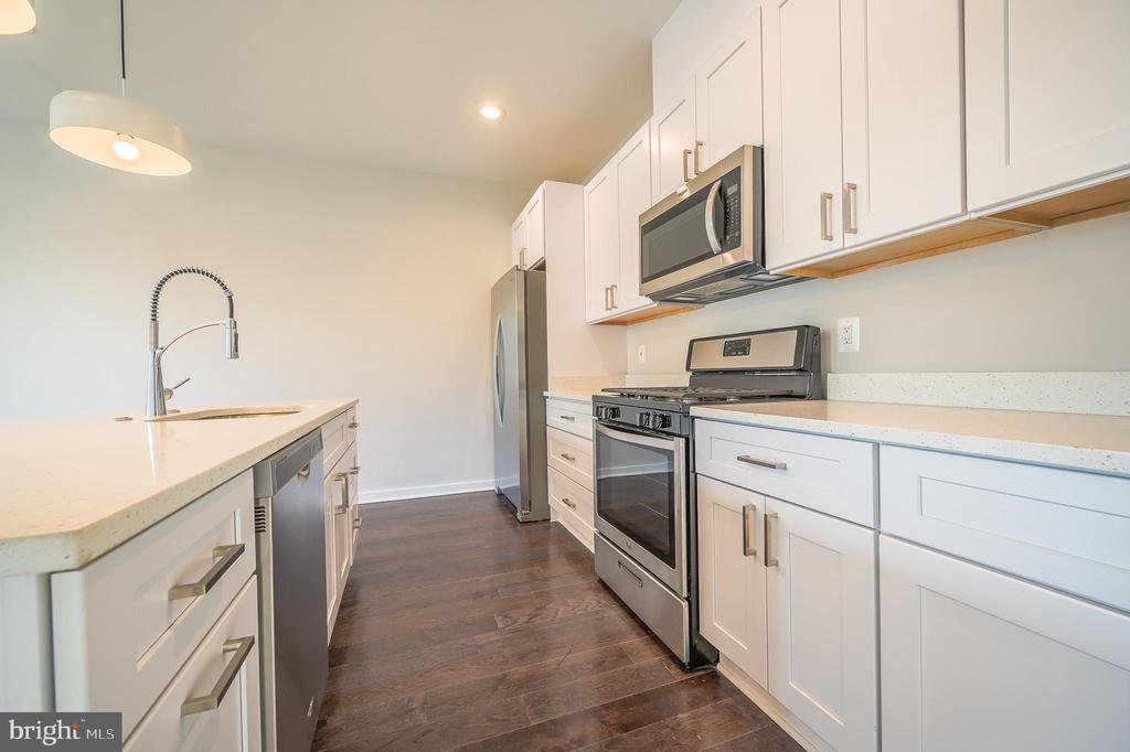 2505 BURNS SE