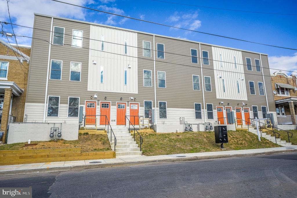 2505 BURNS SE