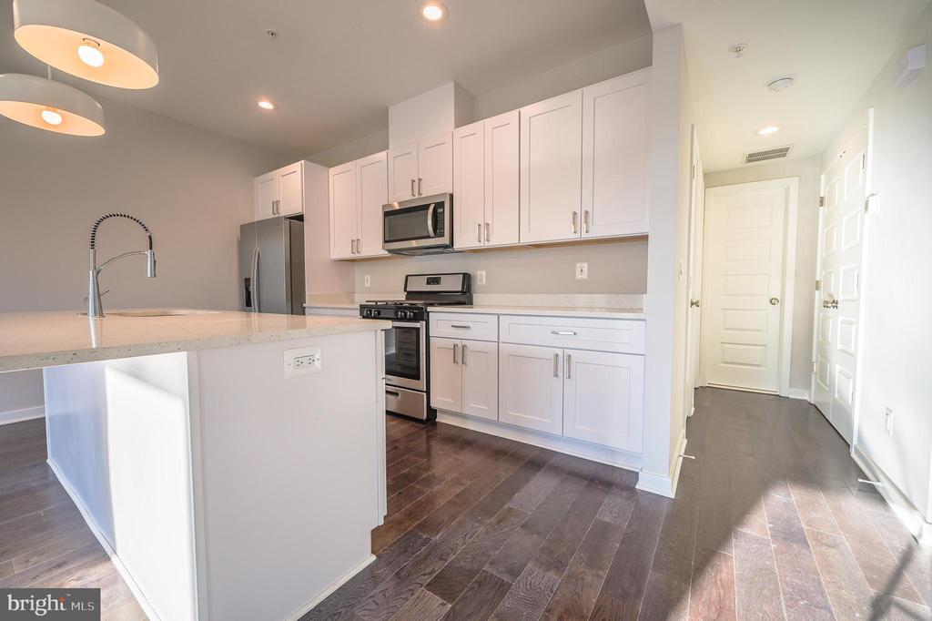 2505 BURNS SE