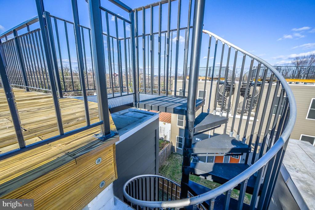 2505 BURNS SE