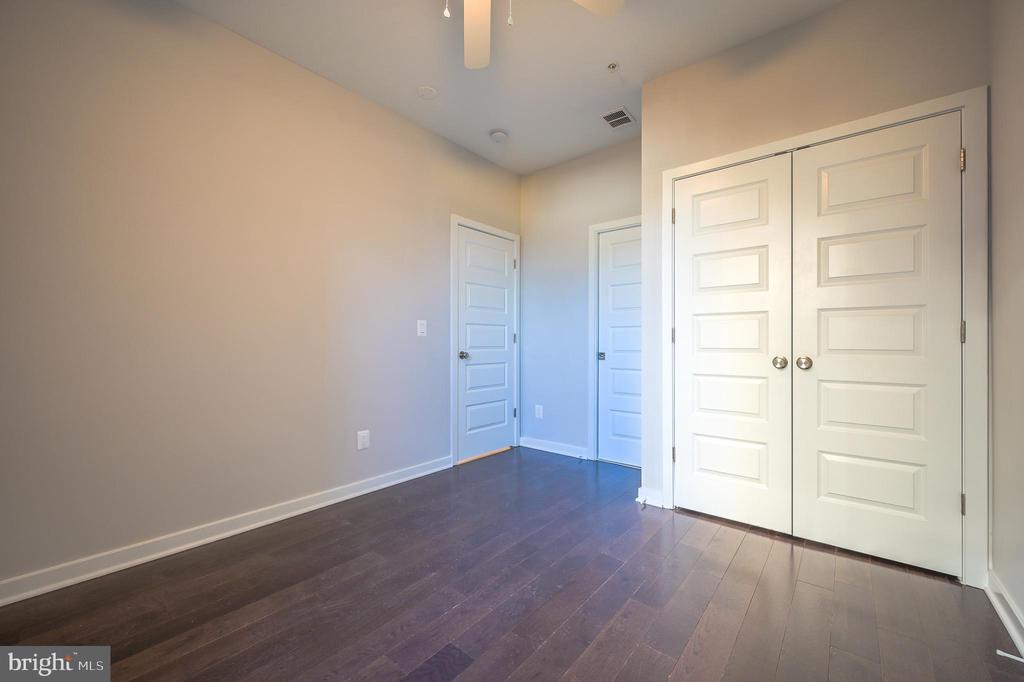 2505 BURNS SE