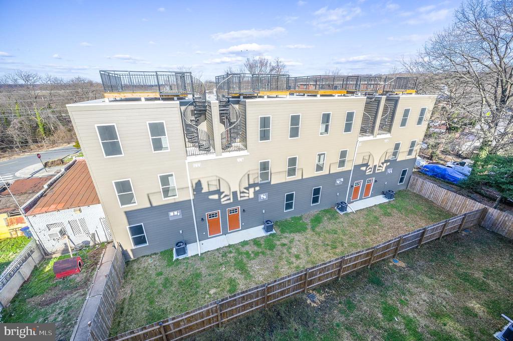 2505 BURNS SE