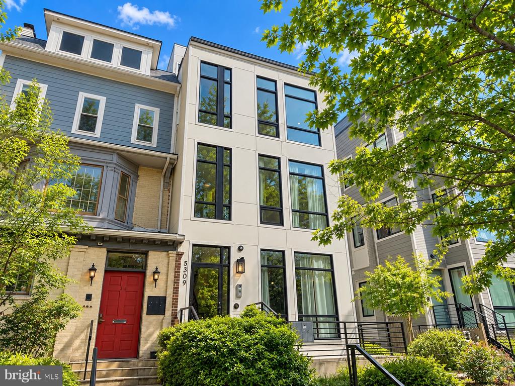 5309 CONNECTICUT AVENUE NW