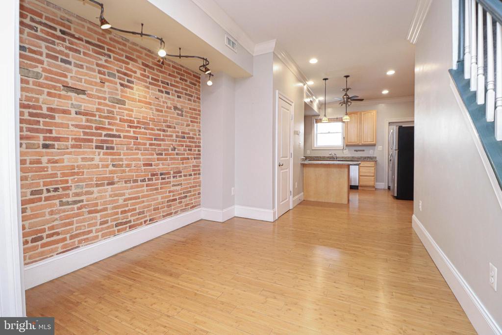 1405-S S CAREY ST,CITY