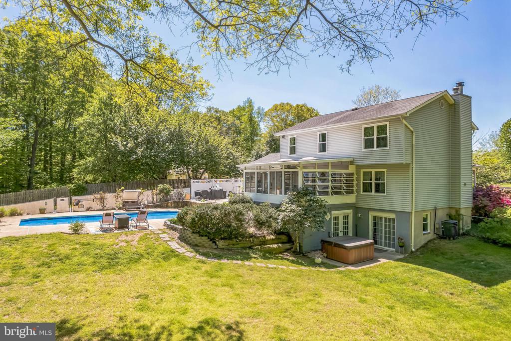 5476 HUCKLEBERRY DRIVE