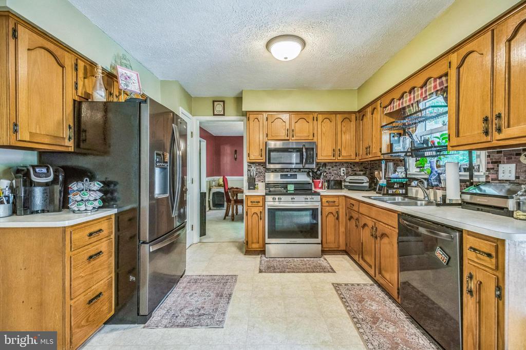5476 HUCKLEBERRY DRIVE